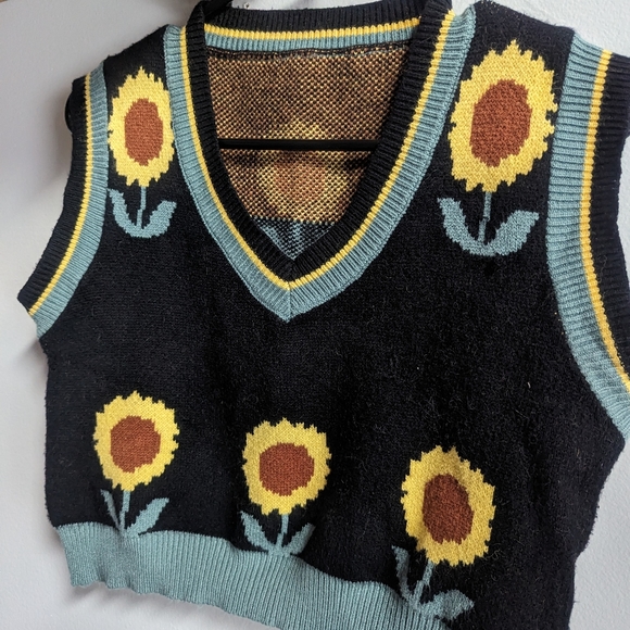 Sunflower sweater vest - Picture 6 of 6